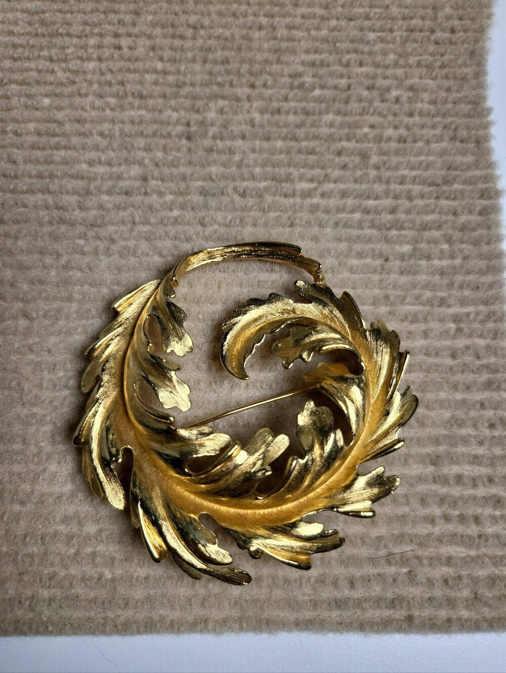 Monet Large 6 Cm. Brushed Goldtone Leaf Swirl Pin Brooch Unique Statement